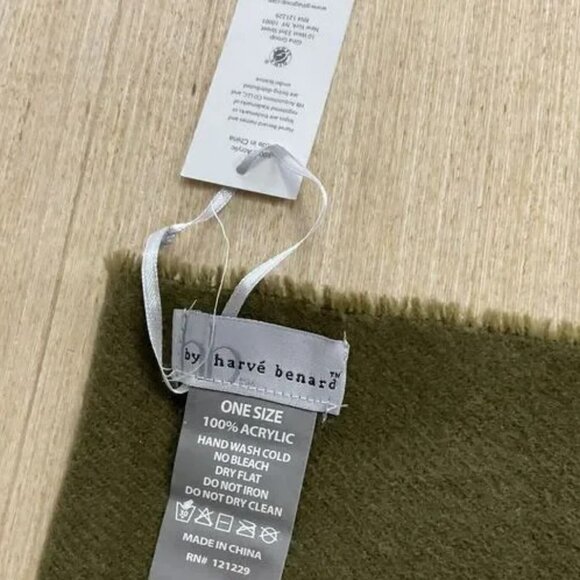 NWT Harve Bernard woven shawl with buttons - Picture 7 of 7